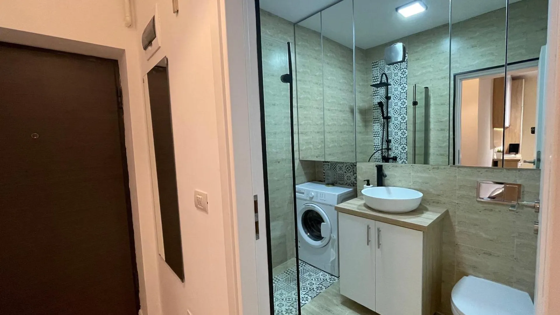 Romantic Rendezvous Bucharest Apartment